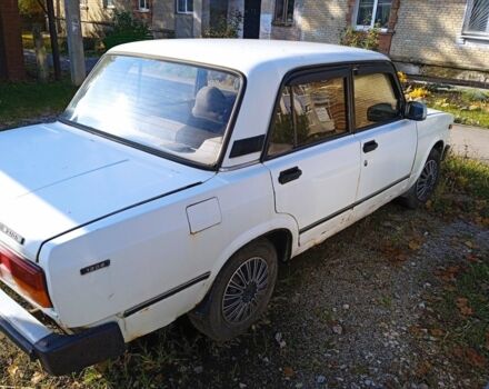 Белый ВАЗ 2105, объемом двигателя 1.2 л и пробегом 300 тыс. км за 350 $, фото 1 на Automoto.ua