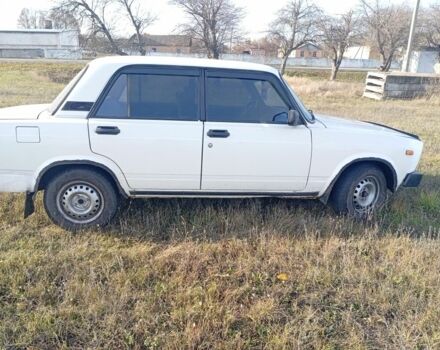 Белый ВАЗ 2105, объемом двигателя 1 л и пробегом 2 тыс. км за 350 $, фото 5 на Automoto.ua