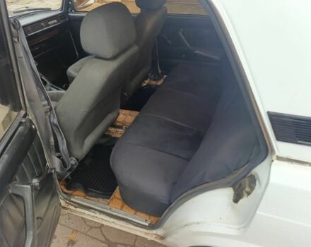 Белый ВАЗ 2105, объемом двигателя 1.5 л и пробегом 200 тыс. км за 1050 $, фото 9 на Automoto.ua