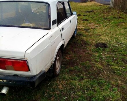 Белый ВАЗ 2105, объемом двигателя 1.5 л и пробегом 0 тыс. км за 400 $, фото 3 на Automoto.ua