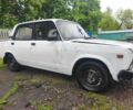 Белый ВАЗ 2105, объемом двигателя 1.2 л и пробегом 300 тыс. км за 350 $, фото 1 на Automoto.ua