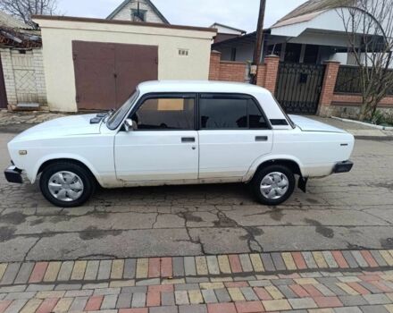 Белый ВАЗ 2105, объемом двигателя 1.5 л и пробегом 200 тыс. км за 1050 $, фото 3 на Automoto.ua