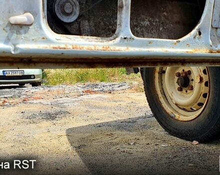 Белый ВАЗ 2105, объемом двигателя 1.5 л и пробегом 500 тыс. км за 300 $, фото 2 на Automoto.ua