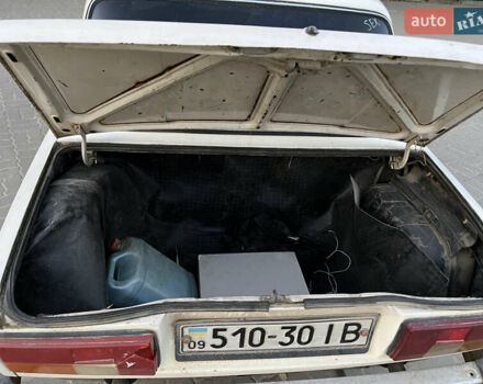 Белый ВАЗ 2105, объемом двигателя 1.5 л и пробегом 220 тыс. км за 455 $, фото 10 на Automoto.ua