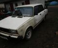 Белый ВАЗ 2105, объемом двигателя 0 л и пробегом 300 тыс. км за 356 $, фото 2 на Automoto.ua