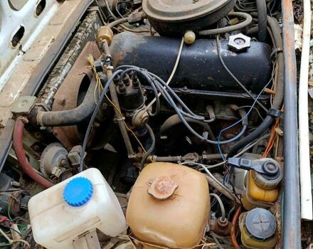 Белый ВАЗ 2105, объемом двигателя 1.5 л и пробегом 0 тыс. км за 600 $, фото 7 на Automoto.ua