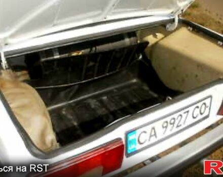 ВАЗ 2105 1992 в Черкассах на Automoto.ua Белый ВАЗ 2105, объемом двигателя 1.5 л и пробегом 164 тыс. км за 500 $, фото 5 на Automoto.ua