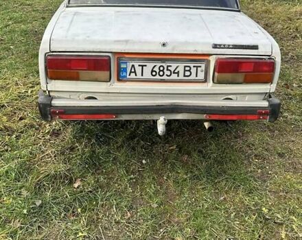 Белый ВАЗ 2105, объемом двигателя 1.3 л и пробегом 122 тыс. км за 500 $, фото 3 на Automoto.ua