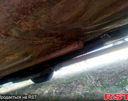 Белый ВАЗ 2105, объемом двигателя 1.3 л и пробегом 303 тыс. км за 310 $, фото 2 на Automoto.ua