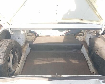 Белый ВАЗ 2105, объемом двигателя 1 л и пробегом 2 тыс. км за 350 $, фото 3 на Automoto.ua