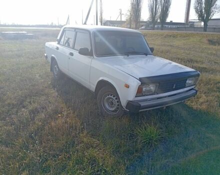 Белый ВАЗ 2105, объемом двигателя 1 л и пробегом 2 тыс. км за 350 $, фото 4 на Automoto.ua