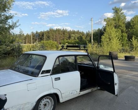 Белый ВАЗ 2105, объемом двигателя 1.5 л и пробегом 65 тыс. км за 476 $, фото 2 на Automoto.ua