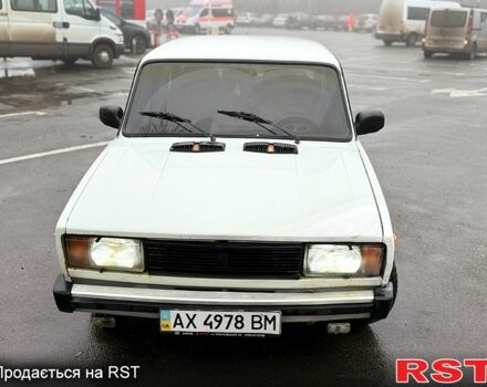 Білий ВАЗ 2105, об'ємом двигуна 1.5 л та пробігом 450 тис. км за 1300 $, фото 3 на Automoto.ua