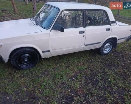 Белый ВАЗ 2105, объемом двигателя 1.45 л и пробегом 100 тыс. км за 700 $, фото 4 на Automoto.ua