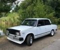 Белый ВАЗ 2105, объемом двигателя 1.7 л и пробегом 100 тыс. км за 833 $, фото 1 на Automoto.ua