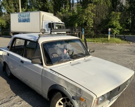 Белый ВАЗ 2105, объемом двигателя 1.5 л и пробегом 65 тыс. км за 476 $, фото 3 на Automoto.ua