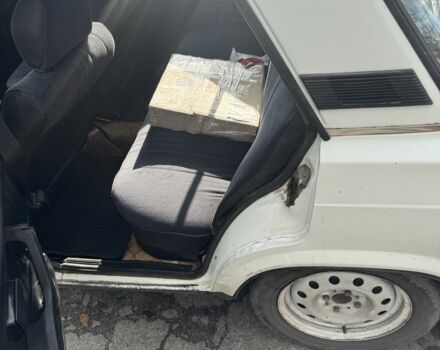 Белый ВАЗ 2105, объемом двигателя 1.5 л и пробегом 1000 тыс. км за 1000 $, фото 5 на Automoto.ua