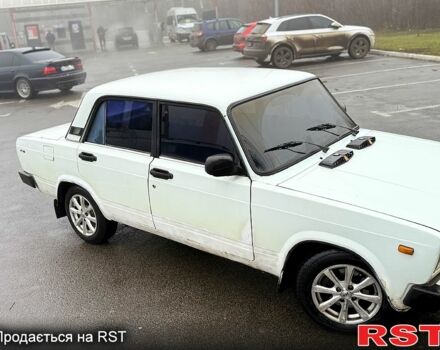 Білий ВАЗ 2105, об'ємом двигуна 1.5 л та пробігом 450 тис. км за 1300 $, фото 6 на Automoto.ua