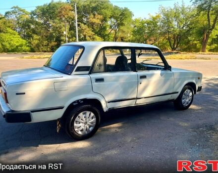 Белый ВАЗ 2105, объемом двигателя 1.5 л и пробегом 297 тыс. км за 850 $, фото 3 на Automoto.ua