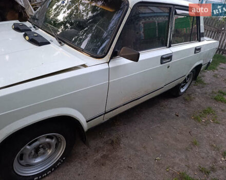 Белый ВАЗ 2105, объемом двигателя 1.45 л и пробегом 100 тыс. км за 481 $, фото 3 на Automoto.ua
