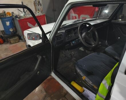 Білий ВАЗ 2105, об'ємом двигуна 1.5 л та пробігом 88 тис. км за 879 $, фото 2 на Automoto.ua