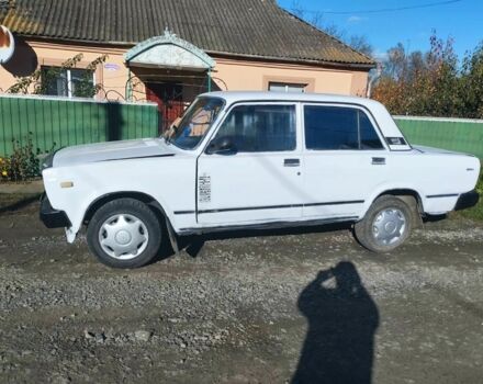 Белый ВАЗ 2105, объемом двигателя 1.5 л и пробегом 250 тыс. км за 500 $, фото 4 на Automoto.ua