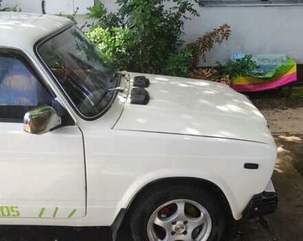 Білий ВАЗ 2105, об'ємом двигуна 1.46 л та пробігом 150 тис. км за 1500 $, фото 4 на Automoto.ua