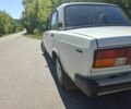 Белый ВАЗ 2105, объемом двигателя 1 л и пробегом 80 тыс. км за 1400 $, фото 1 на Automoto.ua