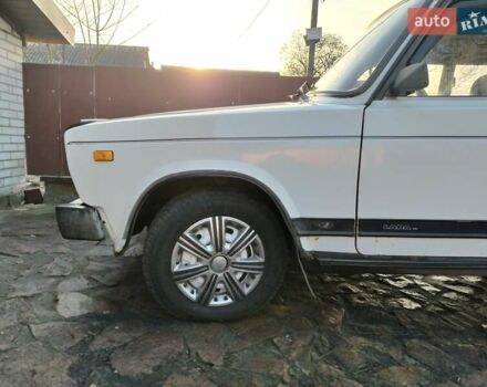 Белый ВАЗ 2105, объемом двигателя 1.5 л и пробегом 228 тыс. км за 1020 $, фото 13 на Automoto.ua