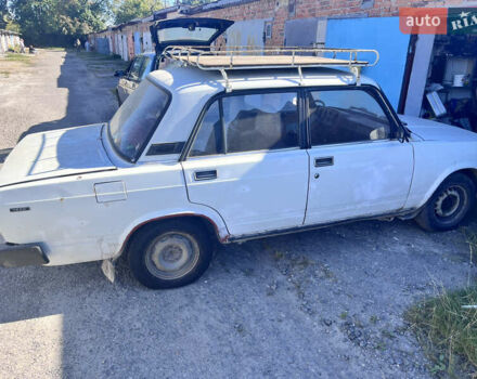 Белый ВАЗ 2105, объемом двигателя 1.5 л и пробегом 49 тыс. км за 800 $, фото 3 на Automoto.ua