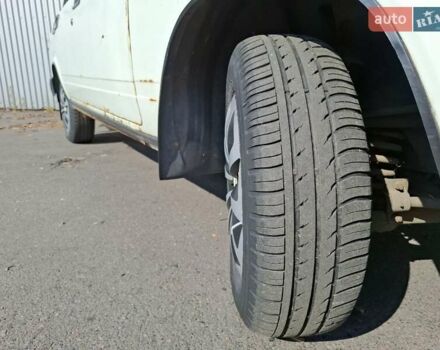 Белый ВАЗ 2105, объемом двигателя 1.5 л и пробегом 300 тыс. км за 700 $, фото 4 на Automoto.ua