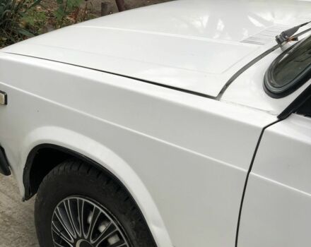 Белый ВАЗ 2105, объемом двигателя 1.3 л и пробегом 200 тыс. км за 556 $, фото 2 на Automoto.ua