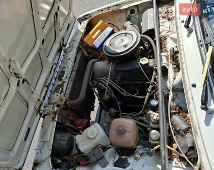 Белый ВАЗ 2105, объемом двигателя 1.5 л и пробегом 300 тыс. км за 700 $, фото 5 на Automoto.ua