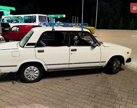 Белый ВАЗ 2105, объемом двигателя 1.45 л и пробегом 200 тыс. км за 650 $, фото 4 на Automoto.ua