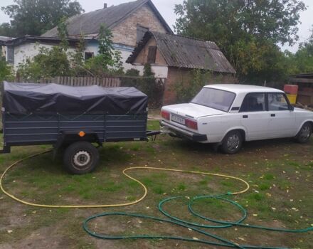 Белый ВАЗ 2105, объемом двигателя 1.5 л и пробегом 1000 тыс. км за 1100 $, фото 1 на Automoto.ua