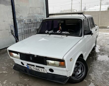 Белый ВАЗ 2105, объемом двигателя 1.5 л и пробегом 3 тыс. км за 900 $, фото 4 на Automoto.ua