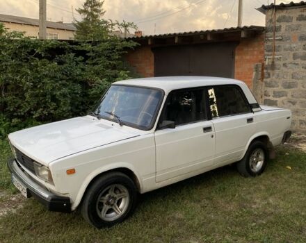 Белый ВАЗ 2105, объемом двигателя 1.5 л и пробегом 299 тыс. км за 950 $, фото 1 на Automoto.ua