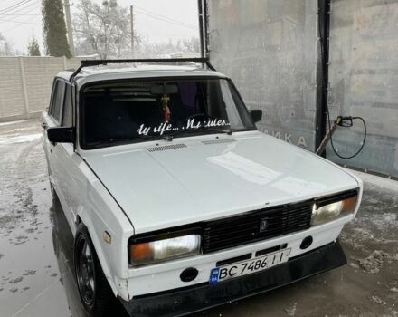 Белый ВАЗ 2105, объемом двигателя 1.5 л и пробегом 3 тыс. км за 900 $, фото 2 на Automoto.ua