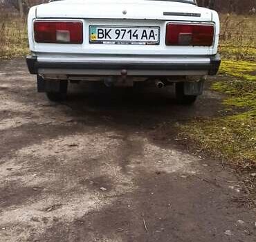 Белый ВАЗ 2105, объемом двигателя 1.5 л и пробегом 100 тыс. км за 850 $, фото 5 на Automoto.ua