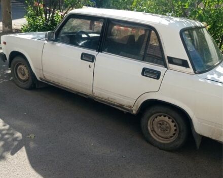 Белый ВАЗ 2105, объемом двигателя 1.5 л и пробегом 200 тыс. км за 524 $, фото 1 на Automoto.ua