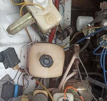 Белый ВАЗ 2105, объемом двигателя 1.5 л и пробегом 100 тыс. км за 850 $, фото 13 на Automoto.ua