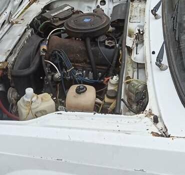 Белый ВАЗ 2105, объемом двигателя 1.5 л и пробегом 100 тыс. км за 850 $, фото 10 на Automoto.ua