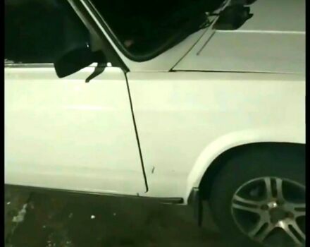 Белый ВАЗ 2105, объемом двигателя 1.5 л и пробегом 0 тыс. км за 500 $, фото 3 на Automoto.ua