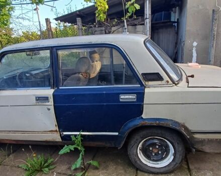 Белый ВАЗ 2105, объемом двигателя 1.5 л и пробегом 200 тыс. км за 500 $, фото 2 на Automoto.ua