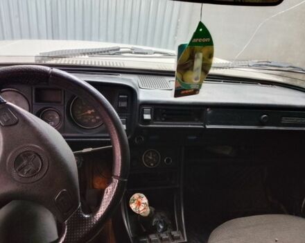 Белый ВАЗ 2105, объемом двигателя 1.3 л и пробегом 777 тыс. км за 417 $, фото 2 на Automoto.ua