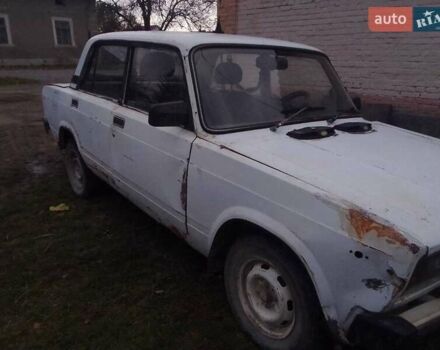 Белый ВАЗ 2105, объемом двигателя 0 л и пробегом 200 тыс. км за 286 $, фото 1 на Automoto.ua