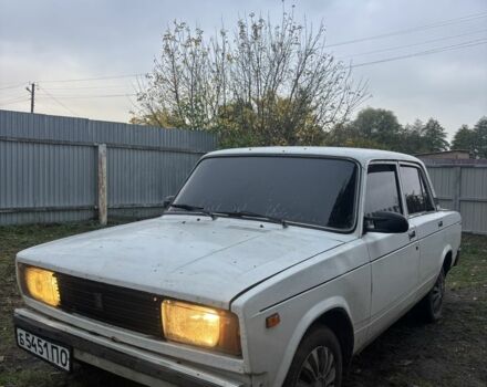 Белый ВАЗ 2105, объемом двигателя 1.5 л и пробегом 250 тыс. км за 401 $, фото 1 на Automoto.ua