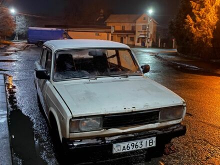 Белый ВАЗ 2105, объемом двигателя 1.5 л и пробегом 70 тыс. км за 544 $, фото 1 на Automoto.ua