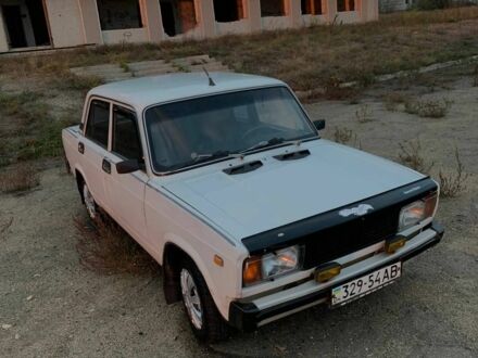 ВАЗ 2105 1981 в Каменское - Днепродзержинск на Automoto.ua Белый ВАЗ 2105, объемом двигателя 1.5 л и пробегом 100 тыс. км за 597 $, фото 1 на Automoto.ua