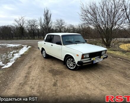Белый ВАЗ 2105, объемом двигателя 1.3 л и пробегом 100 тыс. км за 1200 $, фото 1 на Automoto.ua